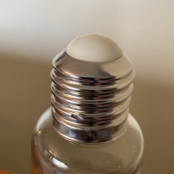 Imitation plant in light Bulb Press top for light  Takes a 3v bulb - Picture 3 of 10